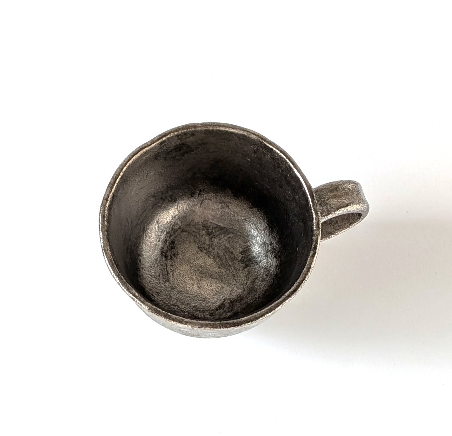 四足　銀　マグ