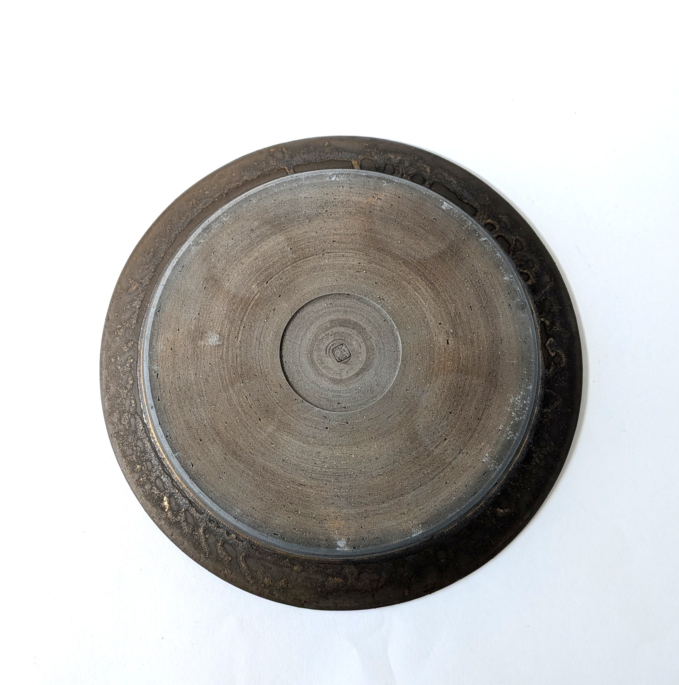 鉚黒　リムプレート