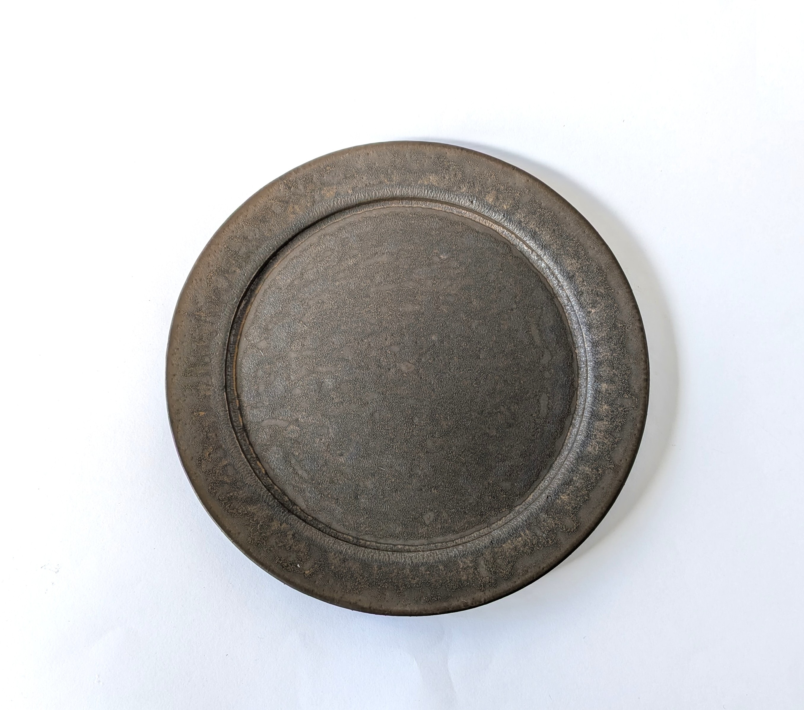 鉚黒　リムプレート